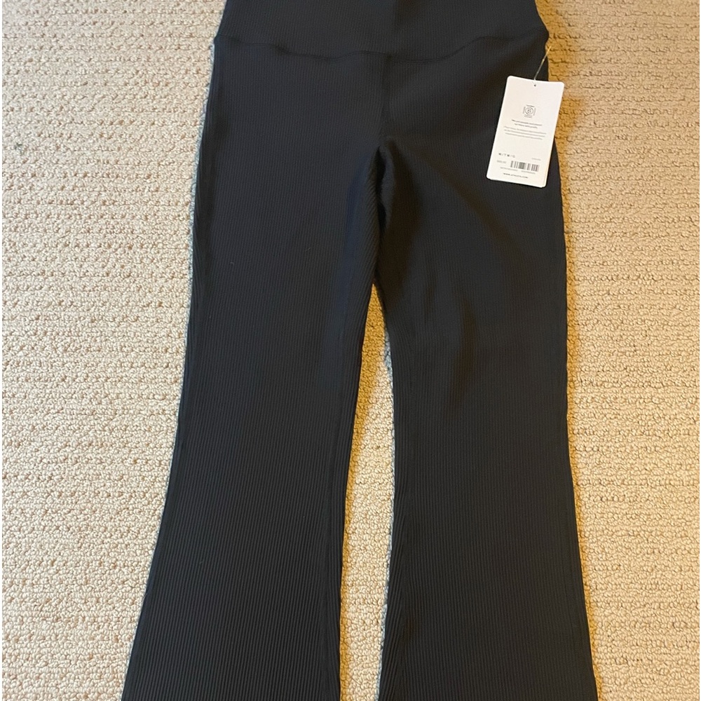 athleta ribbed flare leggings.